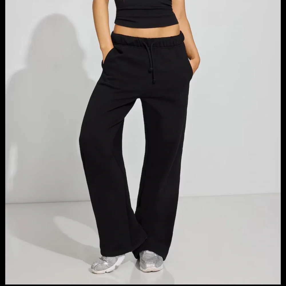 Garage UltraFleece Straight Leg Sweatpants Black NWT Size L - Picture 1 of 10